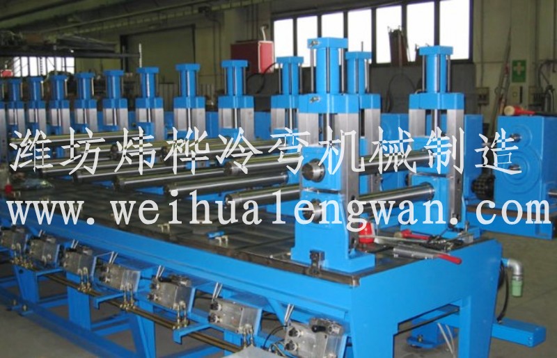 冷彎成型機(jī)的軋輥道次數(shù)設(shè)計要求