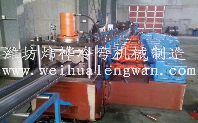 公路護(hù)欄板成型機的特點及護(hù)欄板的質(zhì)量控制